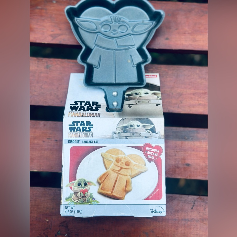 SOLD- Star Wars The Mandalorian Pancake Kit Includes Pancake Mix - Picture 4 of 9